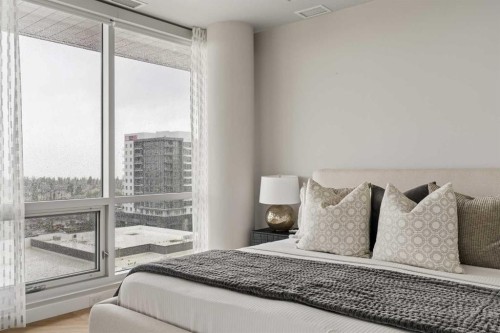 717-8505 Broadcast Avenue Sw, Calgary, AB - Indoor Photo Showing Bedroom