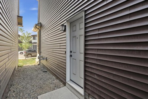 623 Savanna Crescent Ne, Calgary, AB 