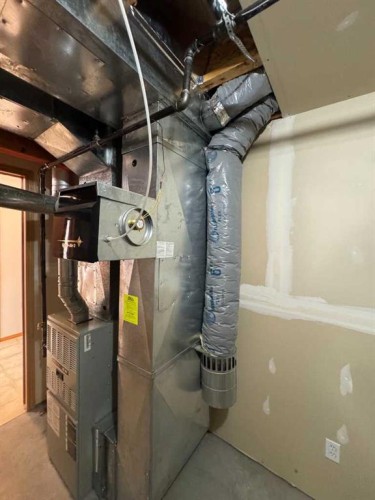22 Julia Place, Didsbury, AB - Indoor Photo Showing Basement