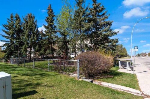 4 Hamptons Heath Nw, Calgary, AB - Outdoor