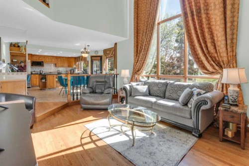 4 Hamptons Heath Nw, Calgary, AB - Indoor Photo Showing Living Room