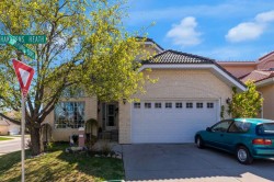 4 Hamptons Heath NW Calgary, AB T3A 5E8