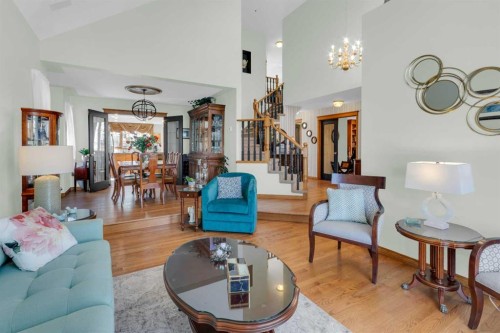 4 Hamptons Heath Nw, Calgary, AB - Indoor Photo Showing Living Room