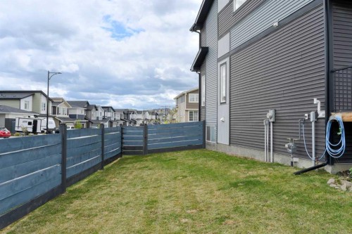 41 Precedence Glen, Cochrane, AB - Outdoor