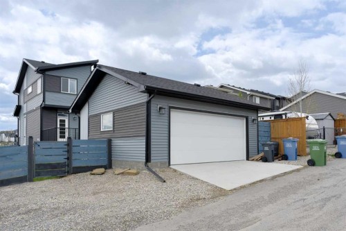 41 Precedence Glen, Cochrane, AB - Outdoor