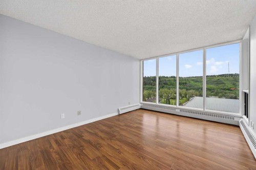 902-145 Point Drive Nw, Calgary, AB - Indoor Photo Showing Other Room