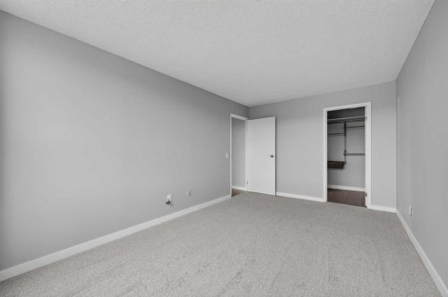 902-145 Point Drive Nw, Calgary, AB - Indoor Photo Showing Other Room