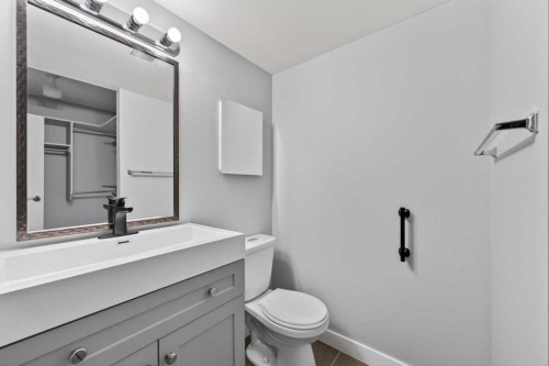 902-145 Point Drive Nw, Calgary, AB - Indoor Photo Showing Bathroom