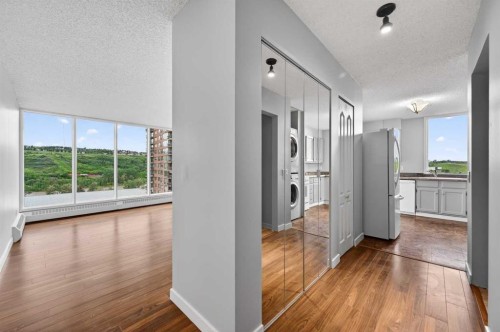 902-145 Point Drive Nw, Calgary, AB - Indoor
