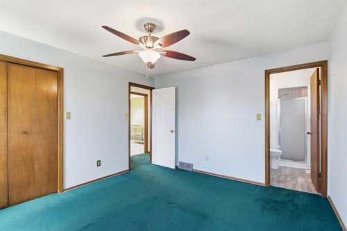 19 Templevale Way Ne, Calgary, AB - Indoor Photo Showing Other Room