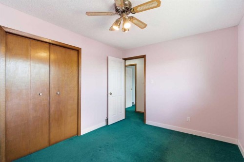 19 Templevale Way Ne, Calgary, AB - Indoor Photo Showing Other Room