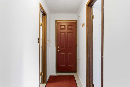 19 Templevale Way Ne, Calgary, AB - Indoor Photo Showing Other Room