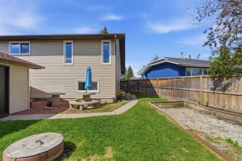 19 Templevale Way Ne, Calgary, AB - Outdoor