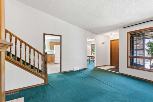 19 Templevale Way Ne, Calgary, AB - Indoor Photo Showing Other Room