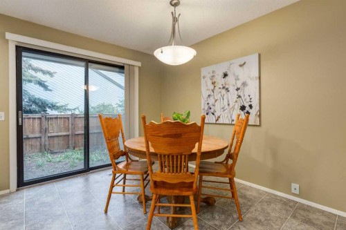 10-3302 50 Street Nw, Calgary, AB - Indoor Photo Showing Dining Room