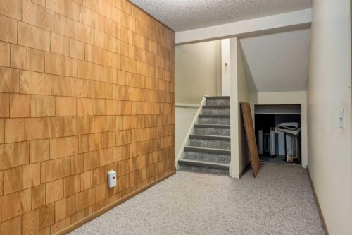 10-3302 50 Street Nw, Calgary, AB - Indoor Photo Showing Other Room