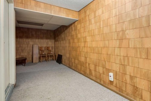 10-3302 50 Street Nw, Calgary, AB - Indoor Photo Showing Other Room