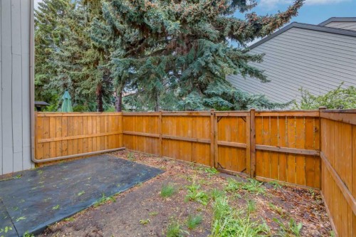 10-3302 50 Street Nw, Calgary, AB - Outdoor