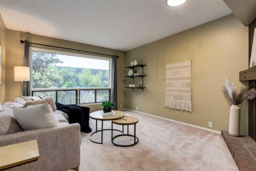 10-3302 50 Street Nw, Calgary, AB - Indoor Photo Showing Other Room