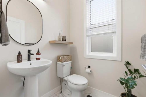 322-72 Cornerstone Manor Ne, Calgary, AB - Indoor Photo Showing Bathroom