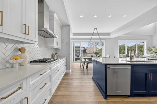 125 Cranbrook Heights Se, Calgary, AB 