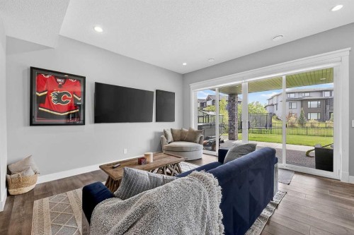 125 Cranbrook Heights Se, Calgary, AB 
