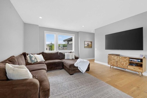 125 Cranbrook Heights Se, Calgary, AB 