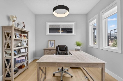 125 Cranbrook Heights Se, Calgary, AB 