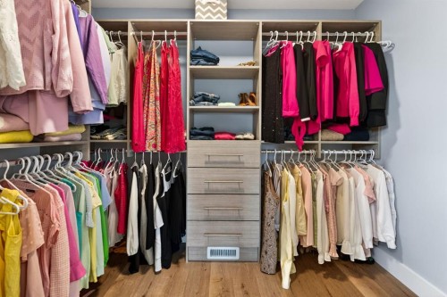 219 Legacy Mount Se, Calgary, AB - Indoor With Storage