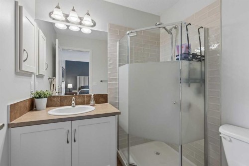 1408-155 Silverado Skies Link Sw, Calgary, AB - Indoor Photo Showing Bathroom