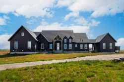 242017 Township Road 232 Rural Wheatland County, AB T1P 1J6