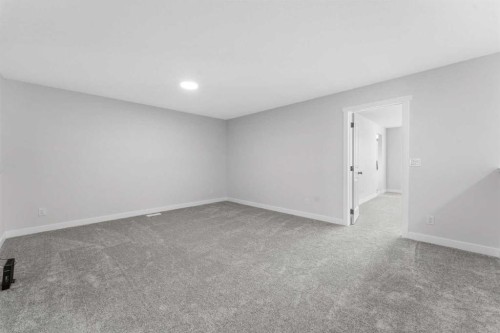 107 Versant View Sw, Calgary, AB 