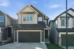 107 Versant View SW Calgary, AB T2Y 0X3