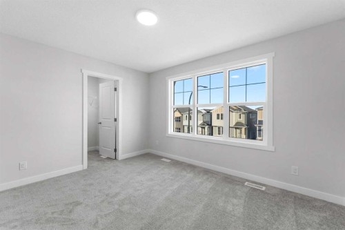 107 Versant View Sw, Calgary, AB 