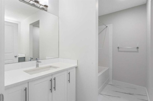 107 Versant View Sw, Calgary, AB 