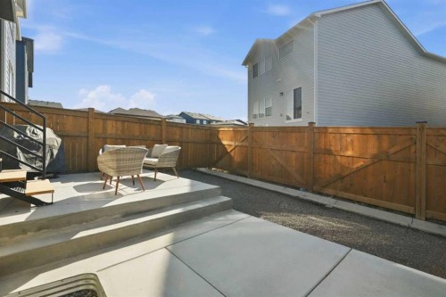 107 Versant View Sw, Calgary, AB 
