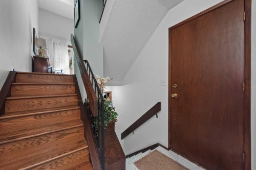 49-27 Silver Springs Drive Nw, Calgary, AB - Indoor Photo Showing Other Room