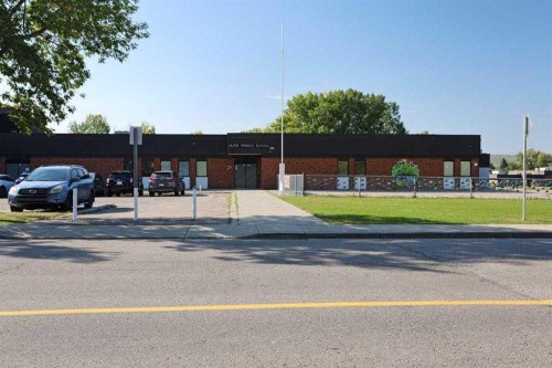 49-27 Silver Springs Drive Nw, Calgary, AB - Outdoor