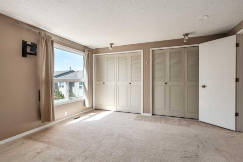 31-5625 Silverdale Drive Nw, Calgary, AB - Indoor Photo Showing Other Room