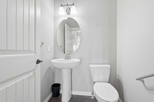 9 Kingsbridge Place Se, Airdrie, AB - Indoor Photo Showing Bathroom