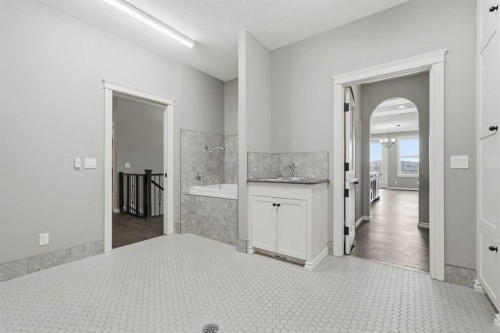 9 Kingsbridge Place Se, Airdrie, AB - Indoor