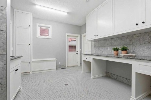 9 Kingsbridge Place Se, Airdrie, AB - Indoor