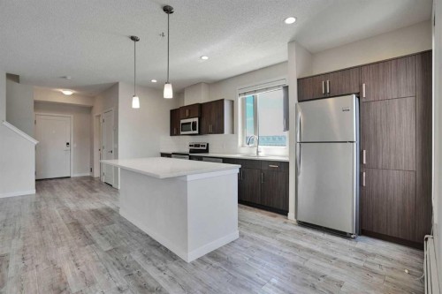201-10 Westpark Link Sw, Calgary, AB 