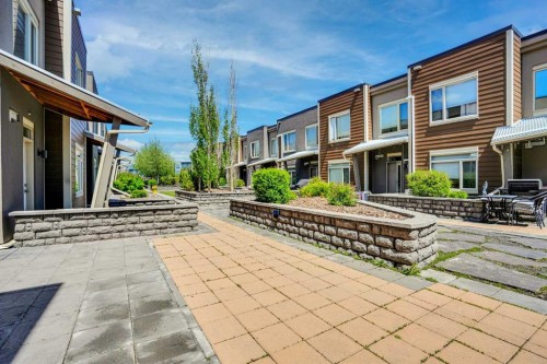 201-10 Westpark Link Sw, Calgary, AB 