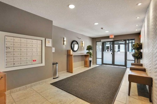 201-10 Westpark Link Sw, Calgary, AB 