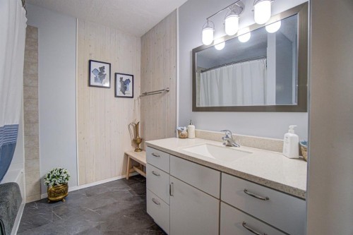 11B Westlynn Drive, Claresholm, AB 