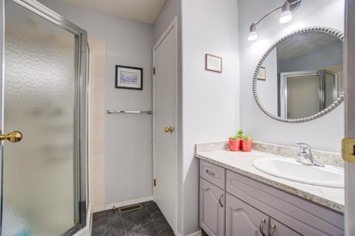 11B Westlynn Drive, Claresholm, AB 