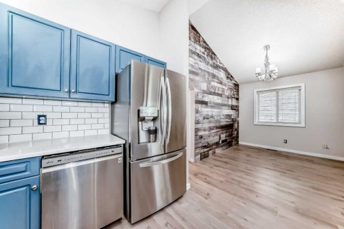 137 Erin Meadow Bay Se, Calgary, AB 