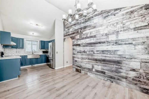 137 Erin Meadow Bay Se, Calgary, AB 