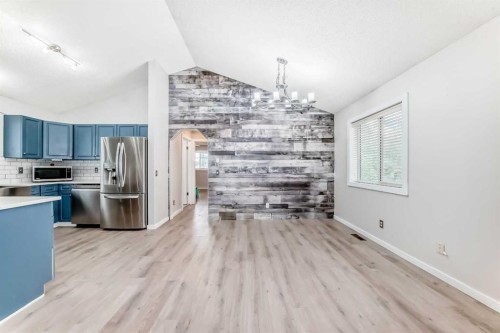137 Erin Meadow Bay Se, Calgary, AB 